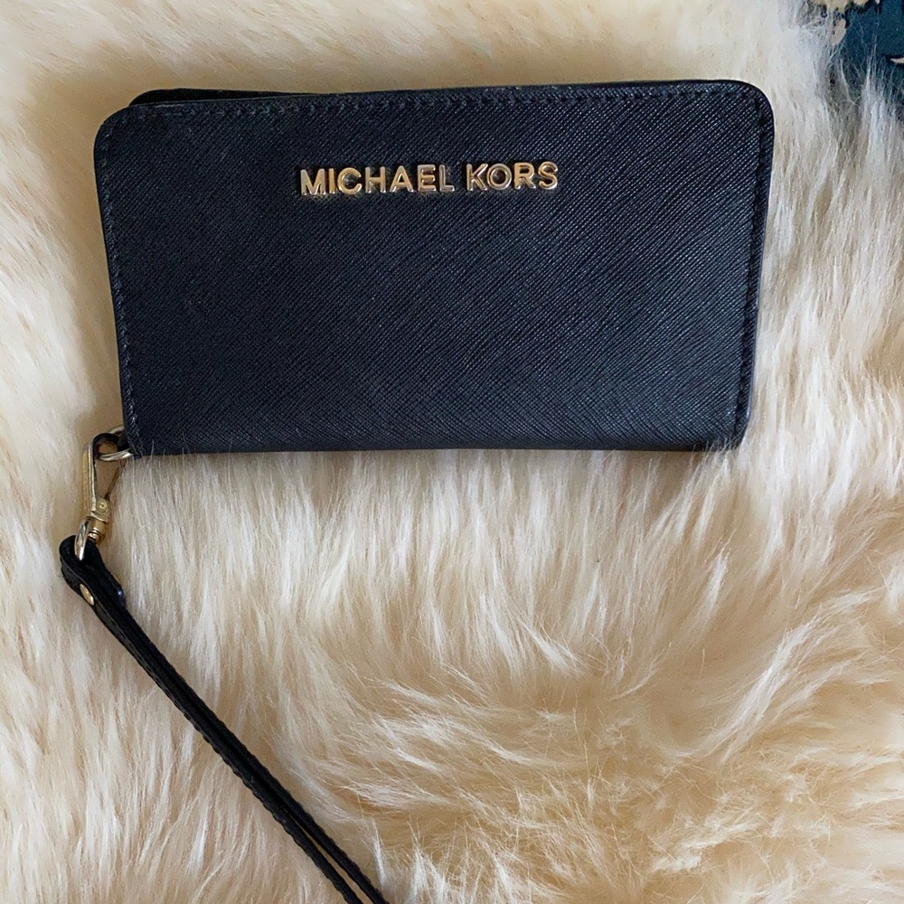 Michael Kors Wristlet Wallet
